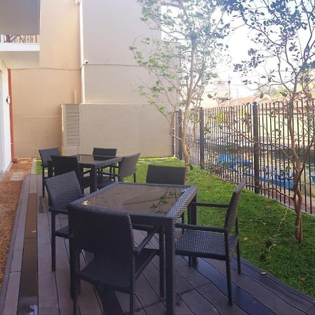 Hive 68 - Hotel And Resorts Негомбо Экстерьер фото