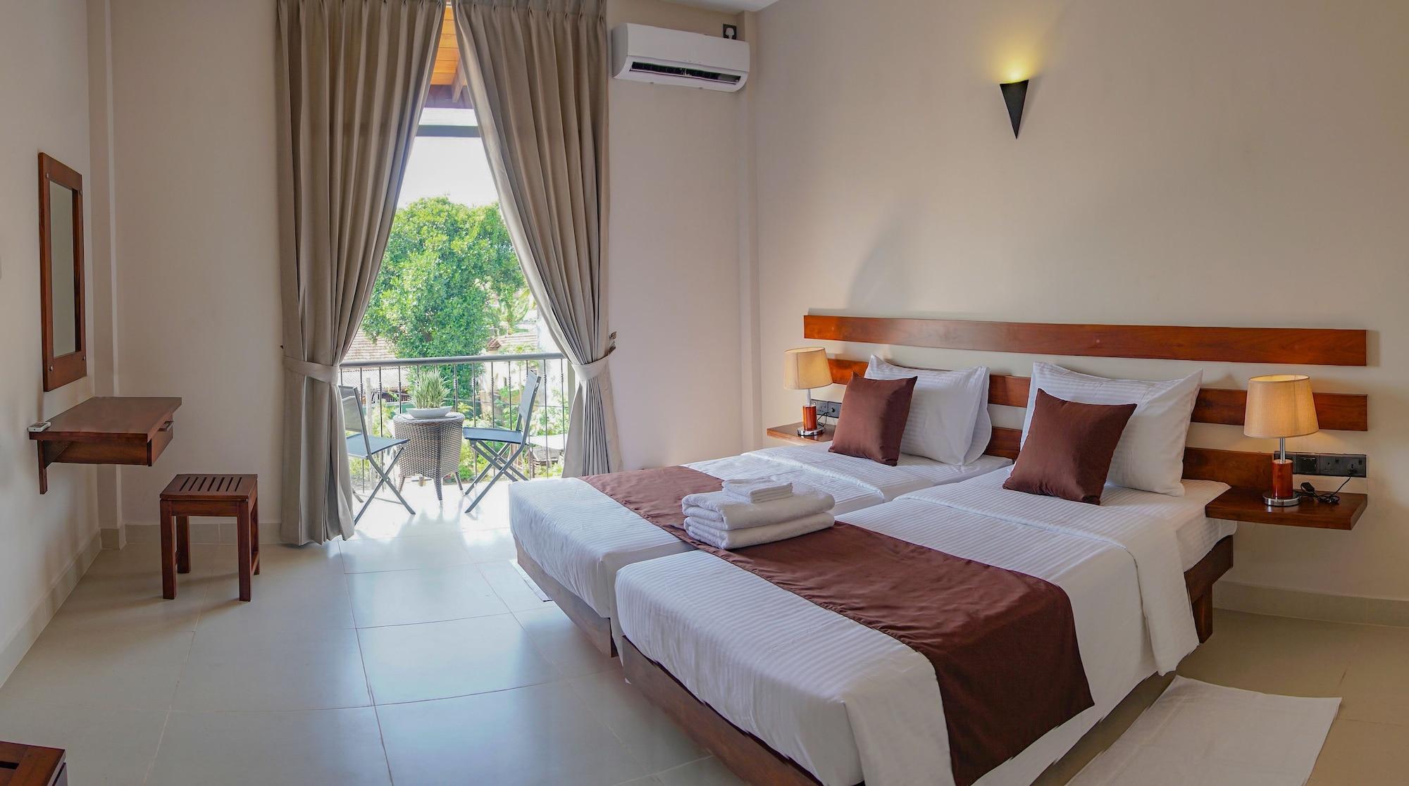 Hive 68 - Hotel And Resorts Негомбо Экстерьер фото