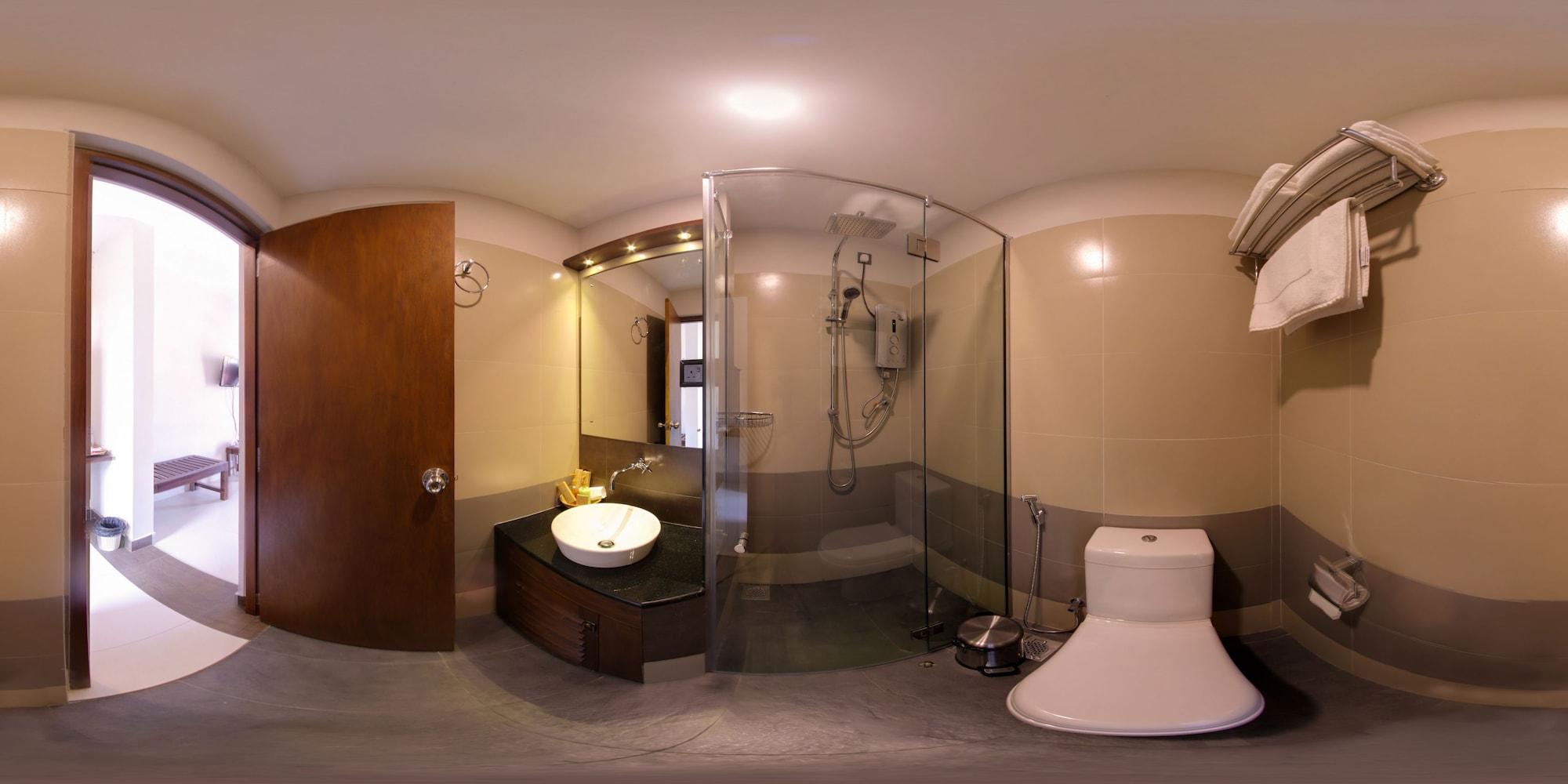 Hive 68 - Hotel And Resorts Негомбо Экстерьер фото