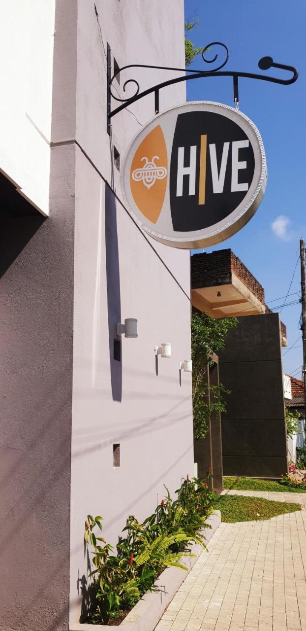 Hive 68 - Hotel And Resorts Негомбо Экстерьер фото