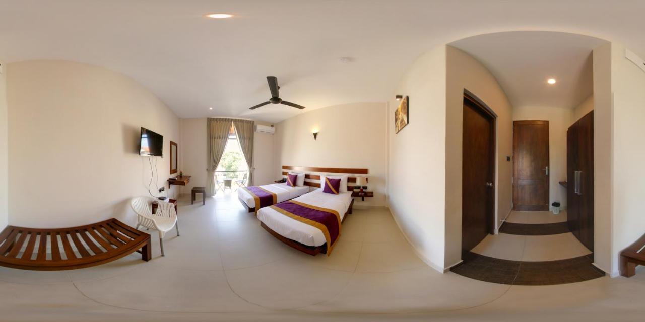 Hive 68 - Hotel And Resorts Негомбо Экстерьер фото