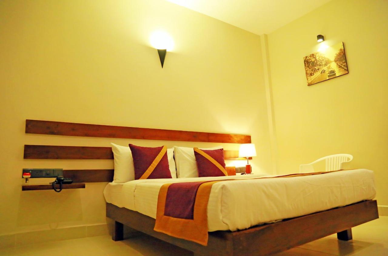 Hive 68 - Hotel And Resorts Негомбо Экстерьер фото